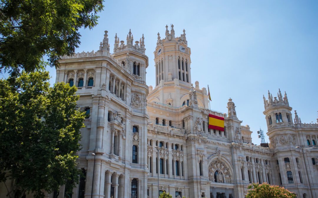 España permite la entrada a turistas vacunados y ya acepta los test de antígenos